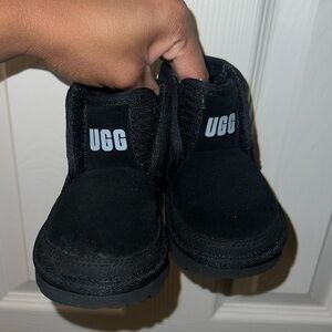 UGG Toddler Black Suede Booties Size 6